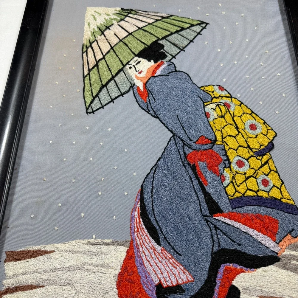 Vintage Asian Japanese Hand Geisha Wall Art‎ Crewel Kimono & Wagasa *see pics**